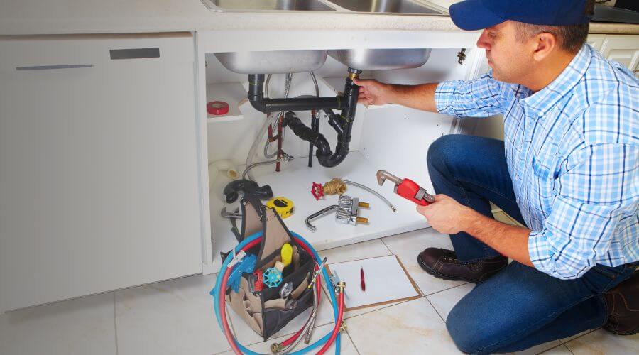 Expert burst pipe repair services in Tampa, KS